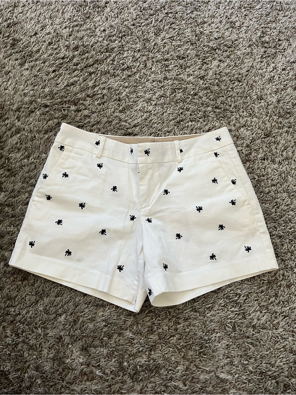 Banana Republic White Chino Shorts Black Palm Tree Embroidery Womens Size 0